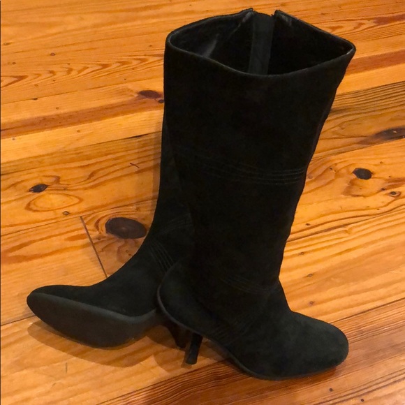 BCBGMaxAzria Women’s boots - heels - black - suede - Picture 4 of 8